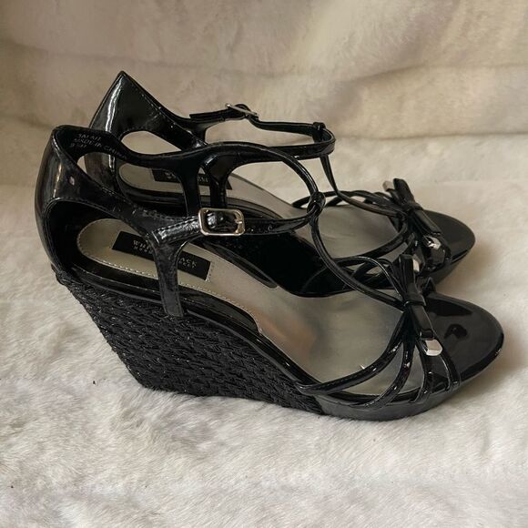 WHBM patent black ankle straps platform wedge sandals front bow accent SZ9.5 - Picture 1 of 9